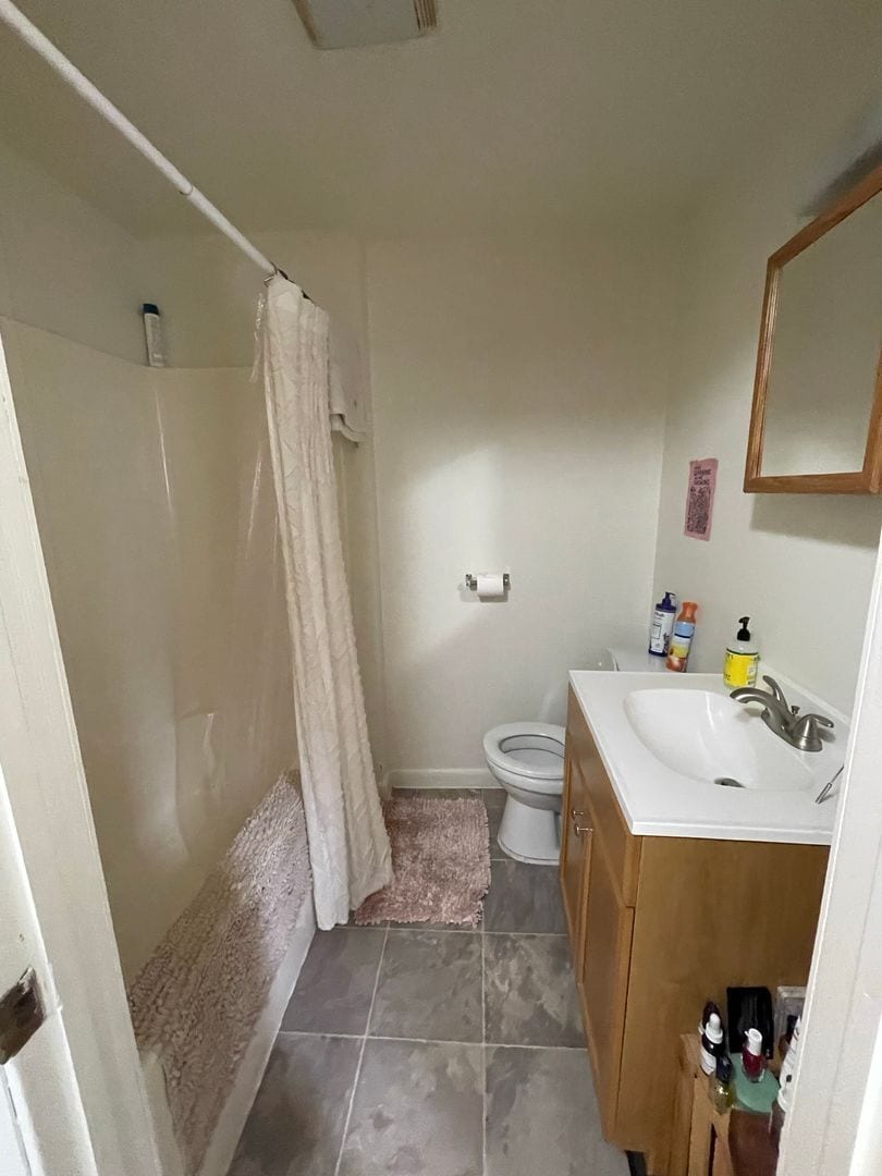 Building Photo - 72 Hyde St