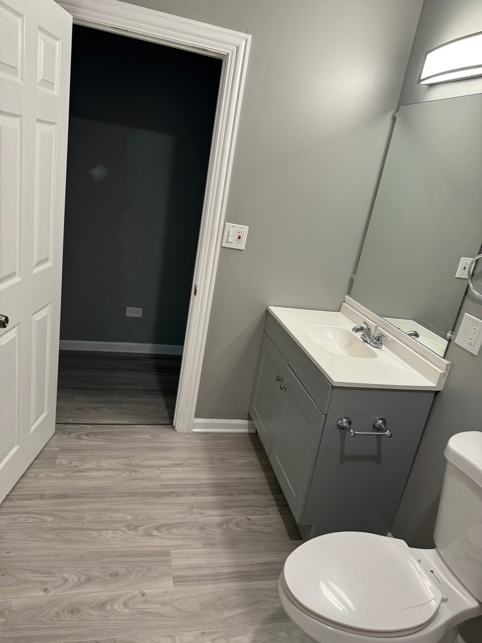 Building Photo - 1627 W 106th St