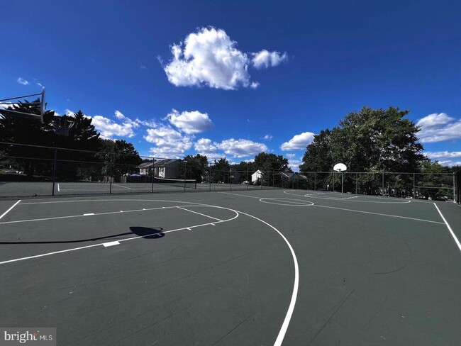 Building Photo - 33 Devon Ct