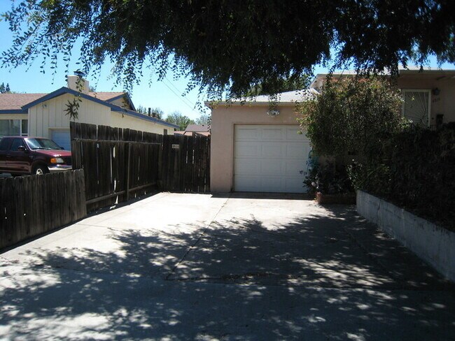 Building Photo - Beautiful La Mesa home w/ huge yard & garage