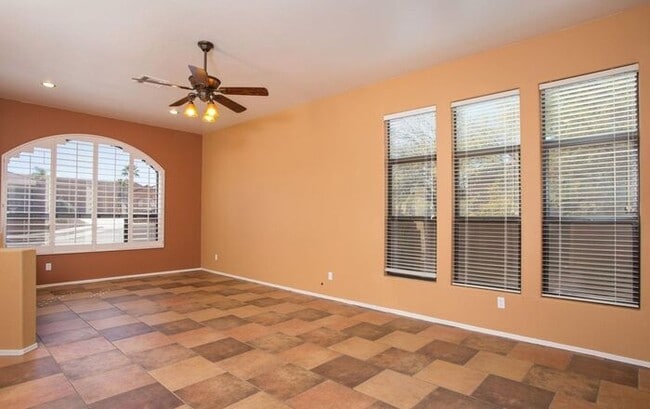 Building Photo - 10865 E Walking Stick Dr