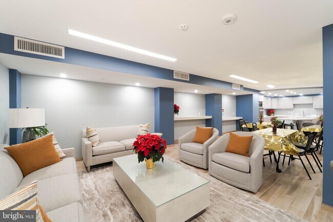 Building Photo - 1808 Old Meadow Rd