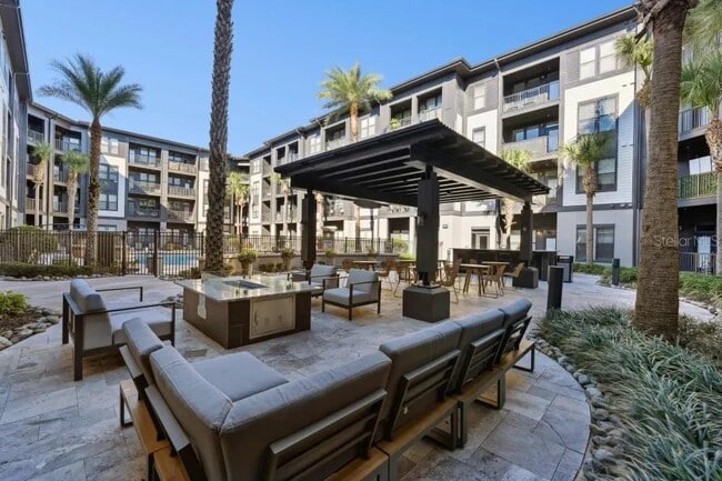 Building Photo - 776 N Orange Ave