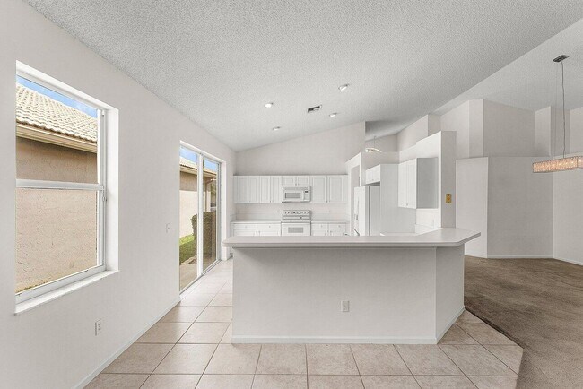 Building Photo - 7728 Edinburough Ln