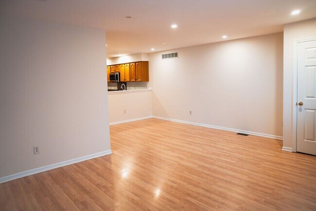 Building Photo - 149 Sunnyside Ln