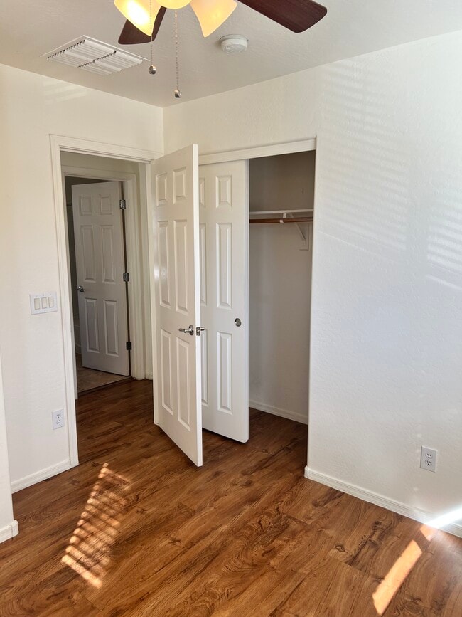 Building Photo - 14072 W Country Gables Dr