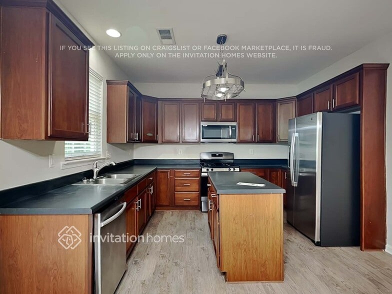 Building Photo - 4517 Creekside Cove