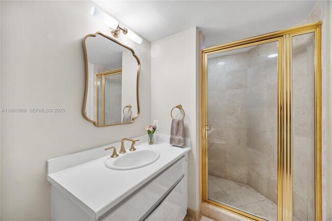 Building Photo - 16711 Collins Ave