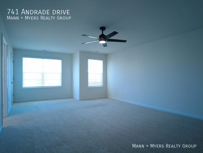 Building Photo - 741 Andrade Dr