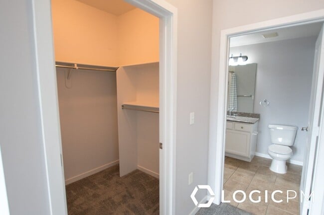 Building Photo - Stunning Condo Unit In Excellent SLC Locat...