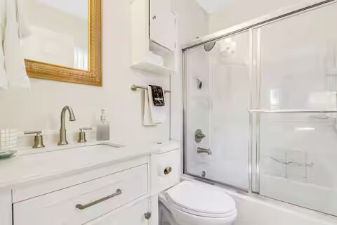 Building Photo - 713 Penn St