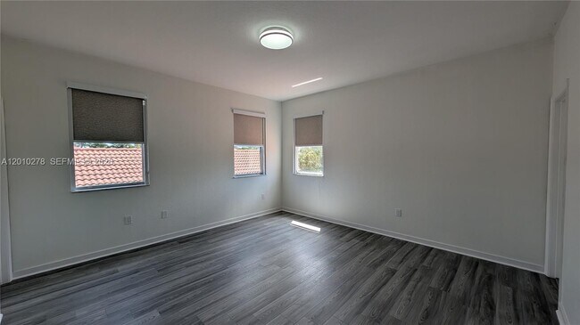 Building Photo - 2151 NE 37th Terrace