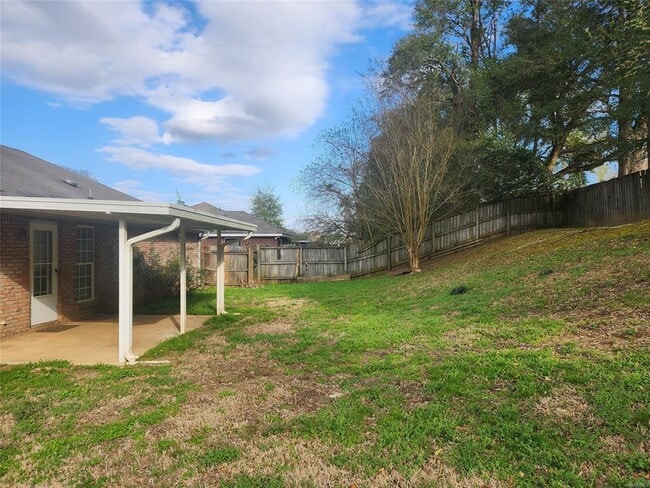 Building Photo - 812 Joan Ln