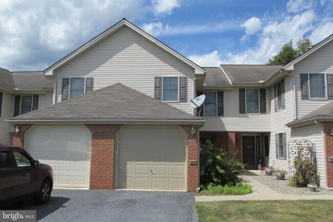 Building Photo - 888 Woodridge Dr