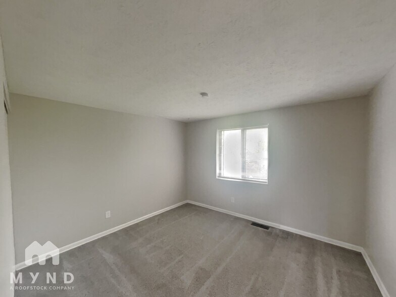 Building Photo - 4863 Talbert Dr