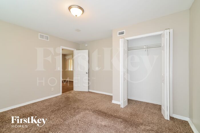 Building Photo - 4230 Iveyglen Ave