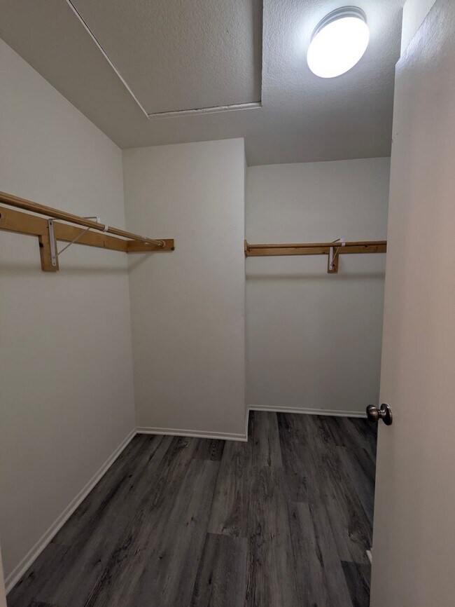 Building Photo - Beautiful 3 bedroom home