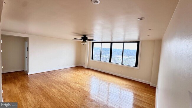 Building Photo - 4600 Duke St