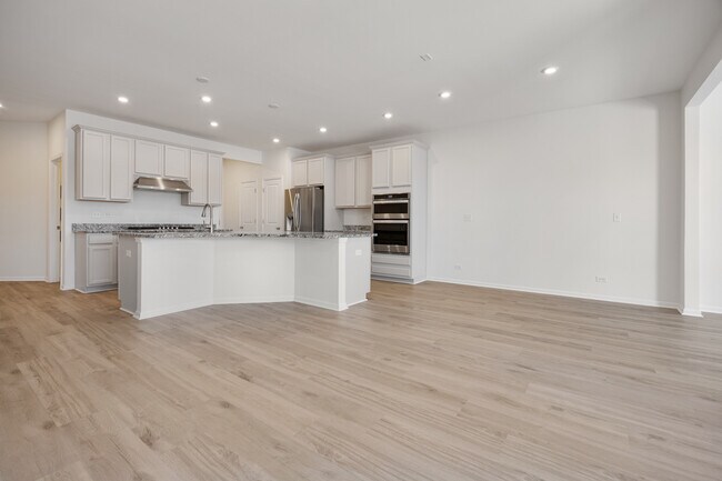Building Photo - 537 Watercress Dr