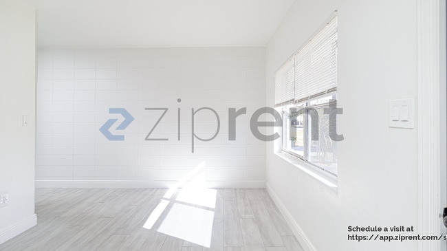 Building Photo - 1103 E South St