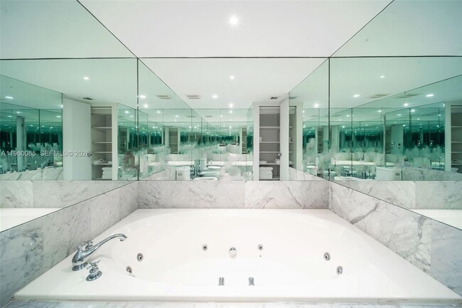 Building Photo - 5415 Collins Ave