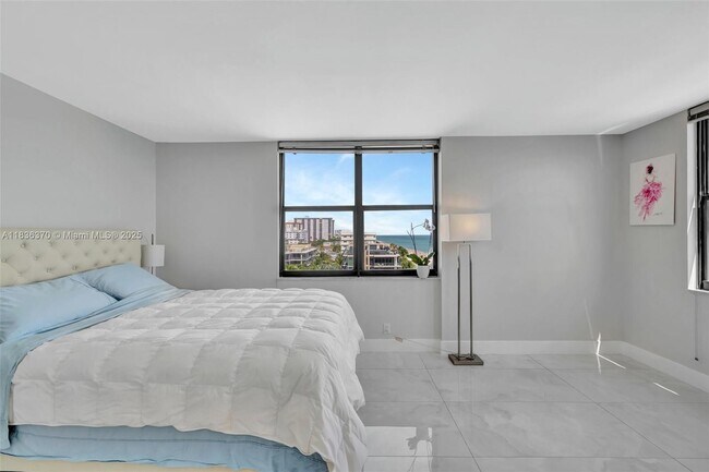 Building Photo - 2301 S Ocean Dr