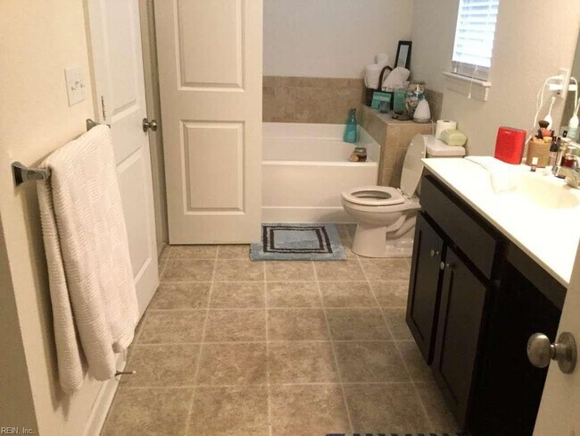 Building Photo - 5453 Legacy Way