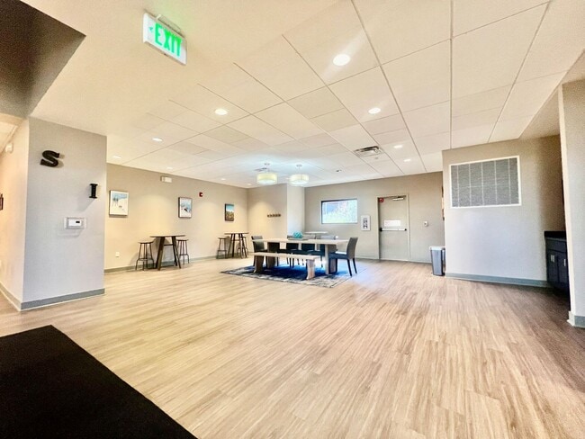 Building Photo - Beautifully updated 2-bedroom, 2-bathroom condo in Winter Park