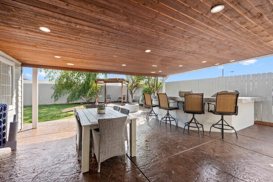 Building Photo - 3244 Marathon Drive