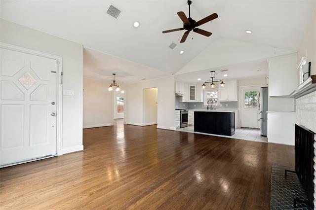 Building Photo - 615 S Montclair Ave