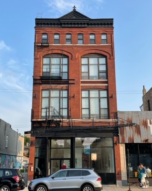 Building Photo - 1749 W Chicago Ave