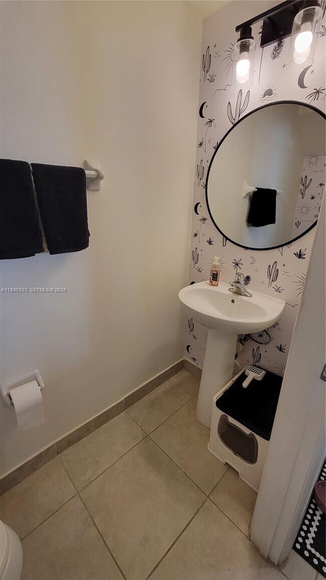 Building Photo - 10630 NW 88th St