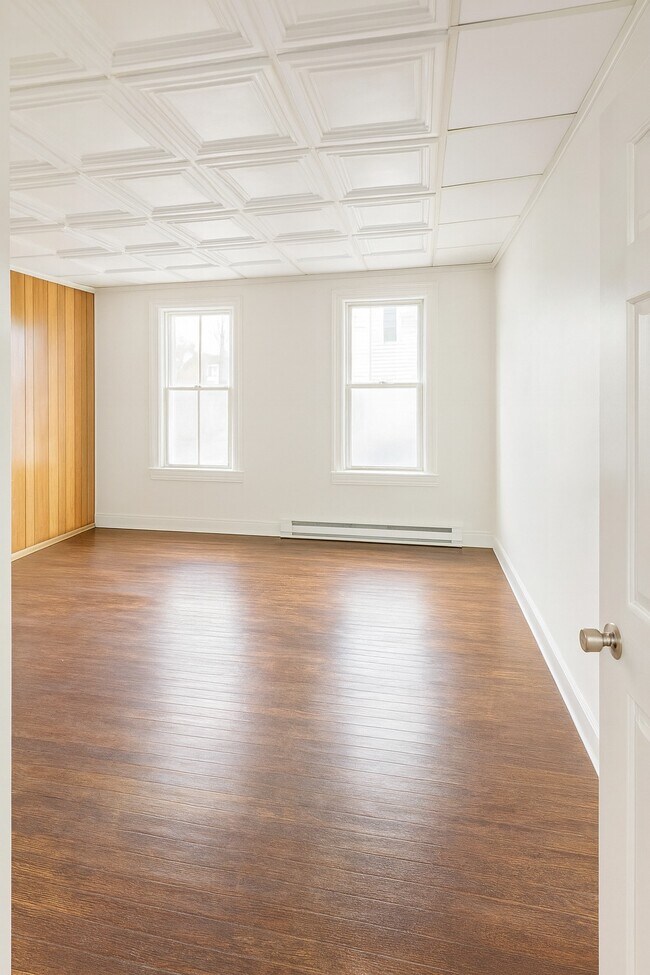 Building Photo - 496 3rd Ave