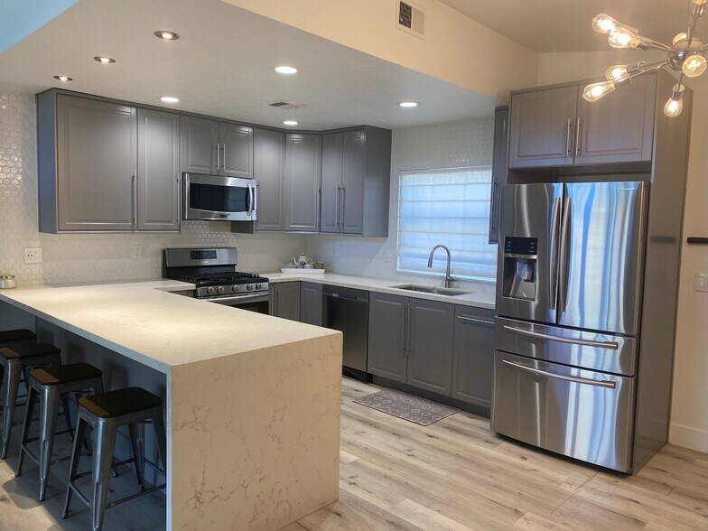 Building Photo - 74111 Catalina Way