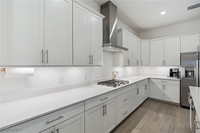 Building Photo - 15060 Pinehurst Ln