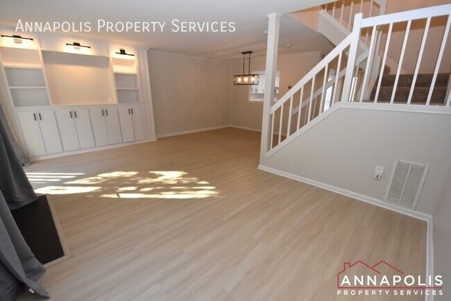 Building Photo - 921 Breakwater Dr