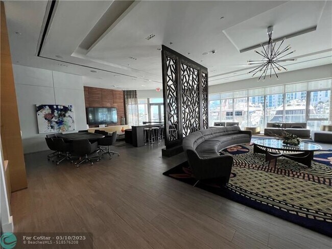 Building Photo - 17301 Biscayne Blvd