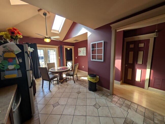 Building Photo - 450 N Connecticut Ave