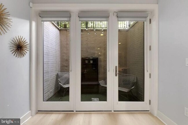 Building Photo - 1700 Euclid St NW