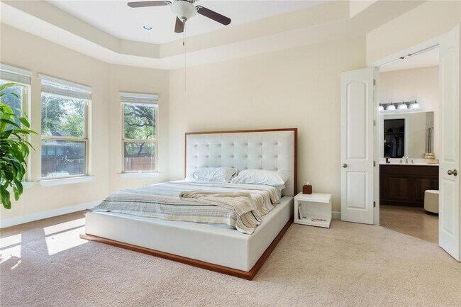 Building Photo - 228 Lockhart Lp