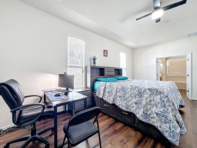 Building Photo - A home built for living well: 4Bedrooms/3Baths sophisticated home in Fells Cove!