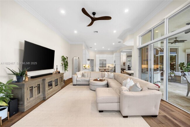 Building Photo - 2589 Mayfair Ln