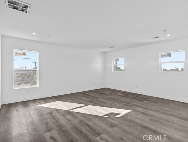 Building Photo - 1231 S Rowan Ave