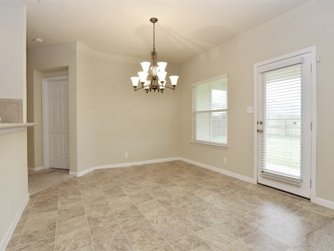 Building Photo - BEAUTIFUL 4 BEDROOMS / 2 BATH HOME IN HUNTER'S CROSSING