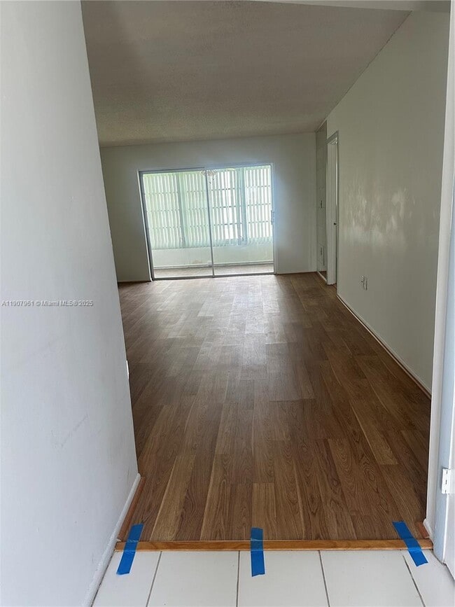 Building Photo - 8110 Sunrise Lakes Blvd