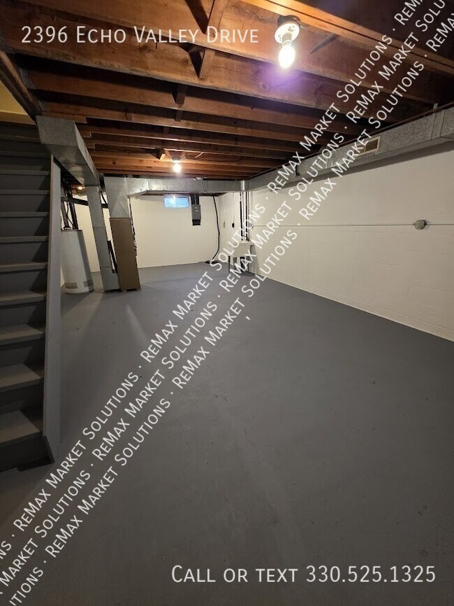 Building Photo - 2396 Echo Valley Dr