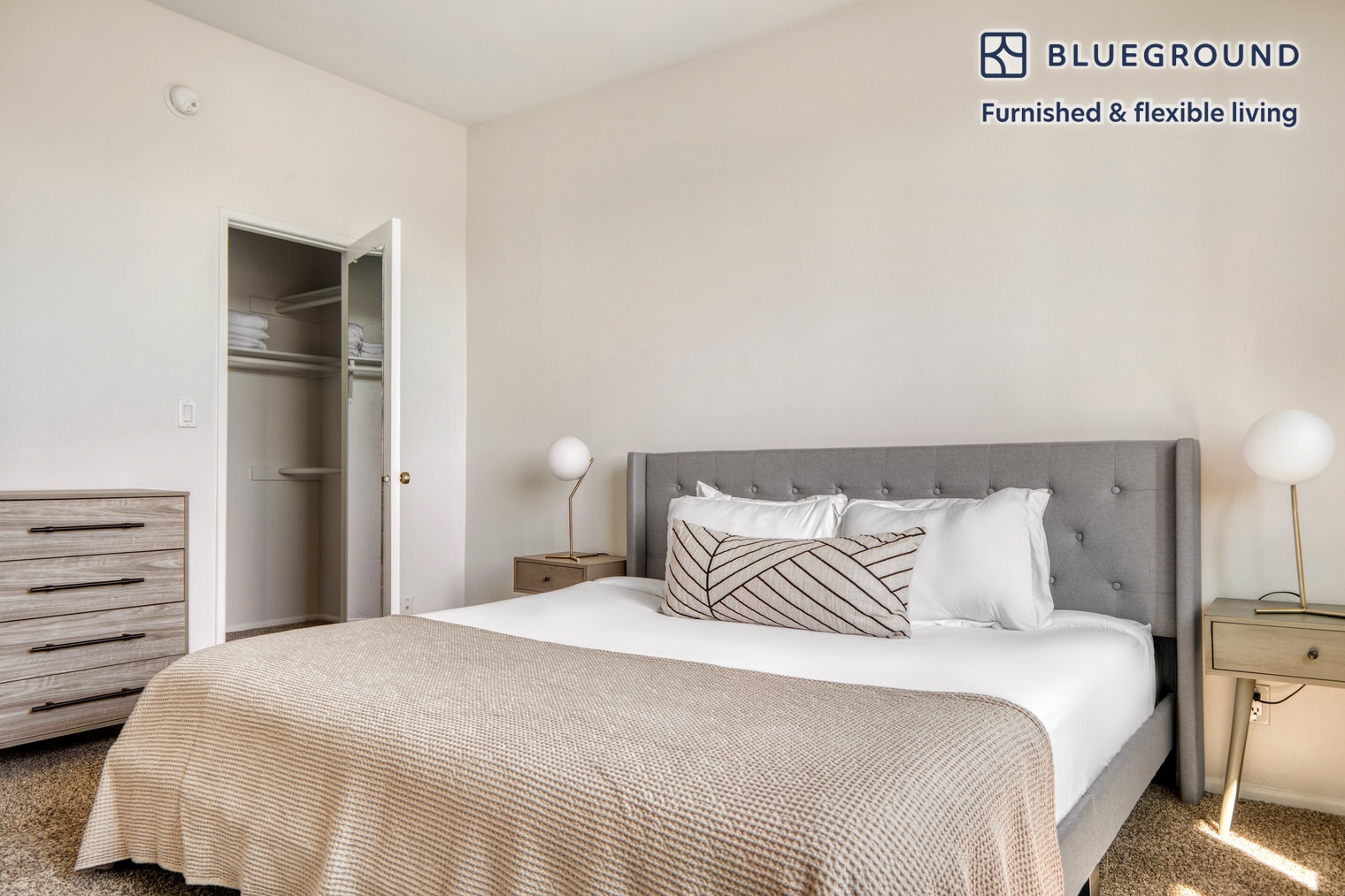 Building Photo - 467 S Arnaz Dr