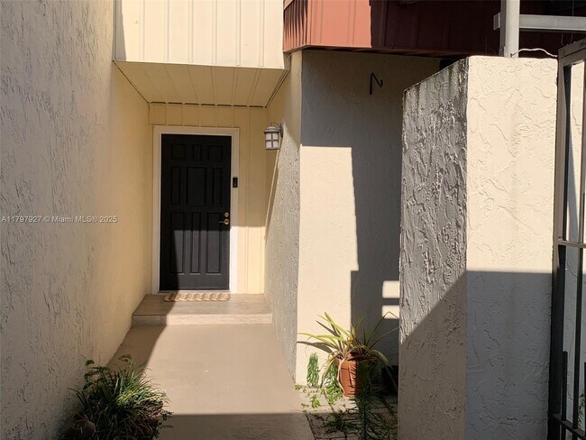 Building Photo - 7655 SW 106th Ave