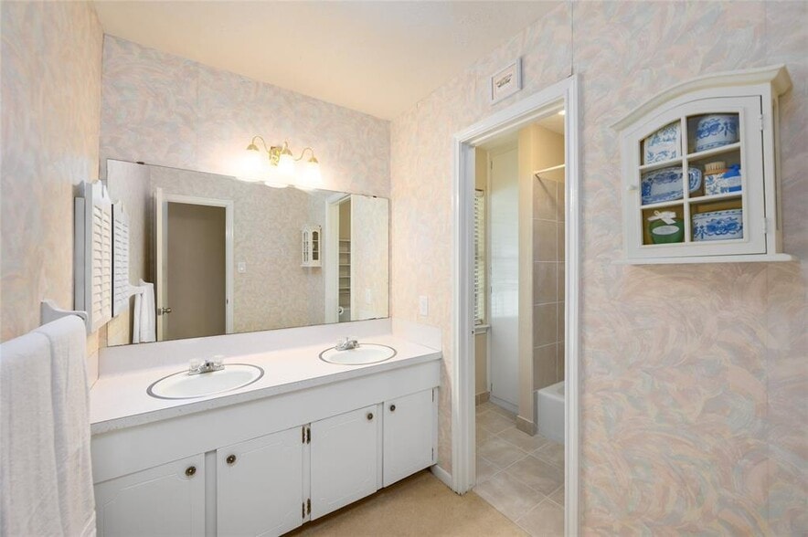 Building Photo - 12826 Westmere Dr