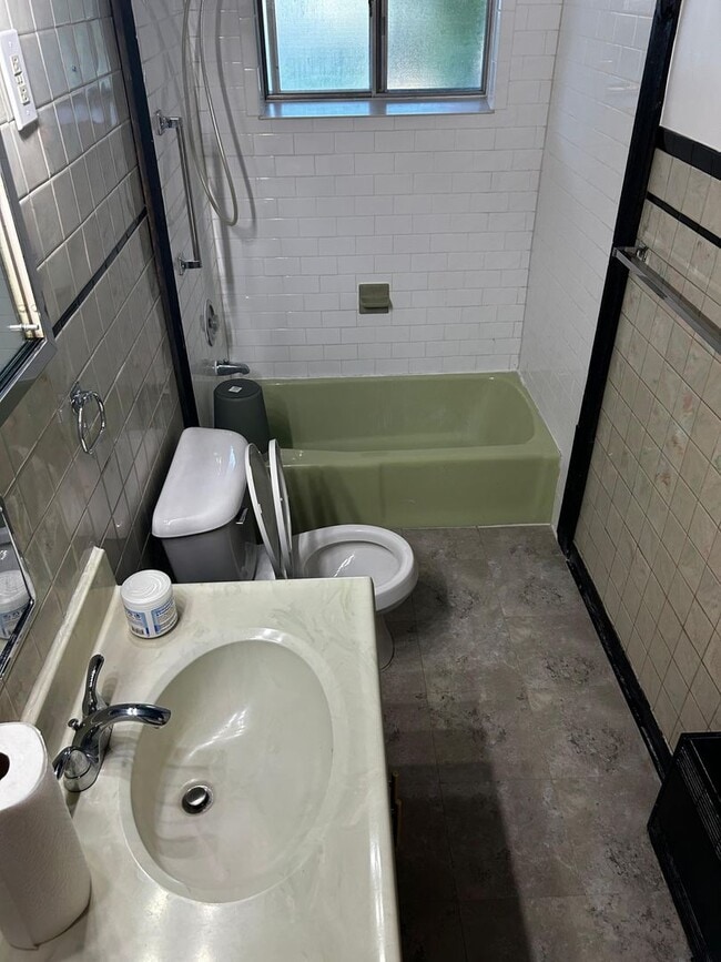 Building Photo - 308 North Blakely Street